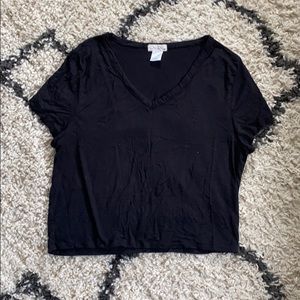 Women’s V-neck Crop T